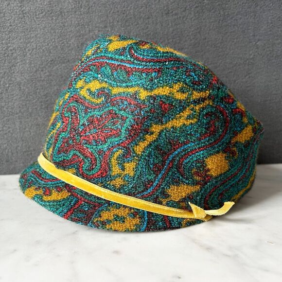 Vintage 60s Paisley Cloche Hat Teal Red Yellow Velvet Ribbon Retro Mod Style - Picture 2 of 7